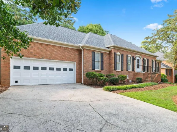 240 Saddle Creek Dr, Roswell, GA 30076