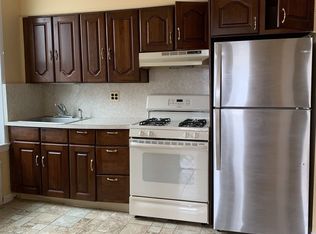 618 E 2nd St APT 2R, Brooklyn, NY 11218