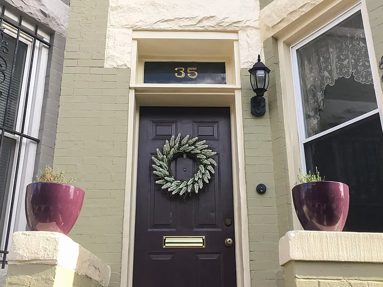 35 Q St NE — Photo 2