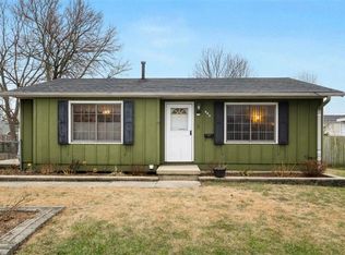 940 Arlon Rd, Aurora, IL 60506