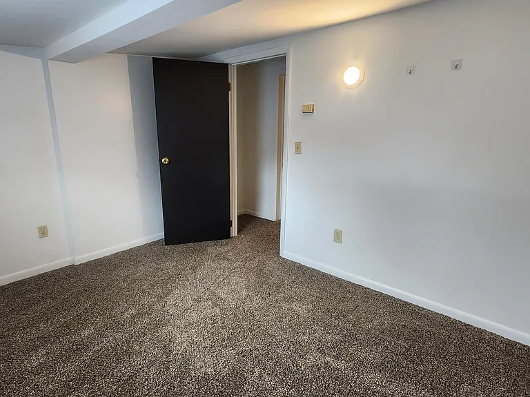 540 W 3rd St #B — Photo 17