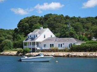 419 Barnes Rd, Oak Bluffs, MA 02557