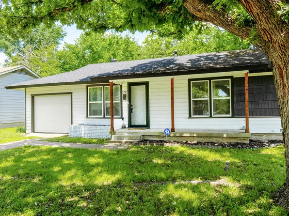 5205 Stephanie Dr, Haltom City, TX 76117
