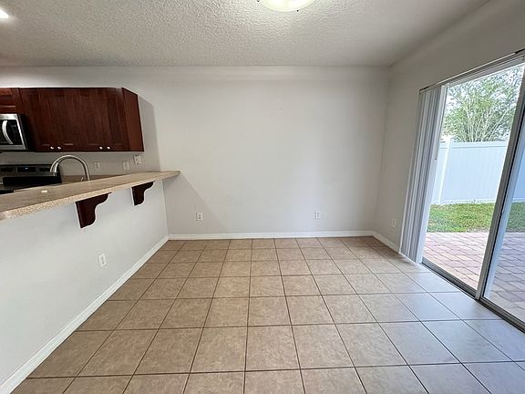 3rd image of 1650 Portcastle Cir
