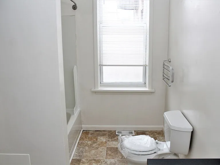 1824 Bolton Street — Photo 13
