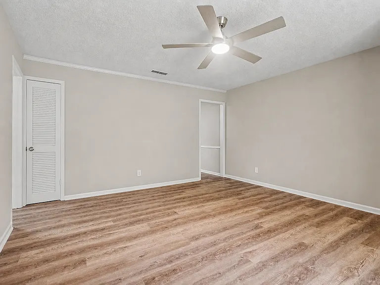 886B Martin Heights Dr — Photo 23
