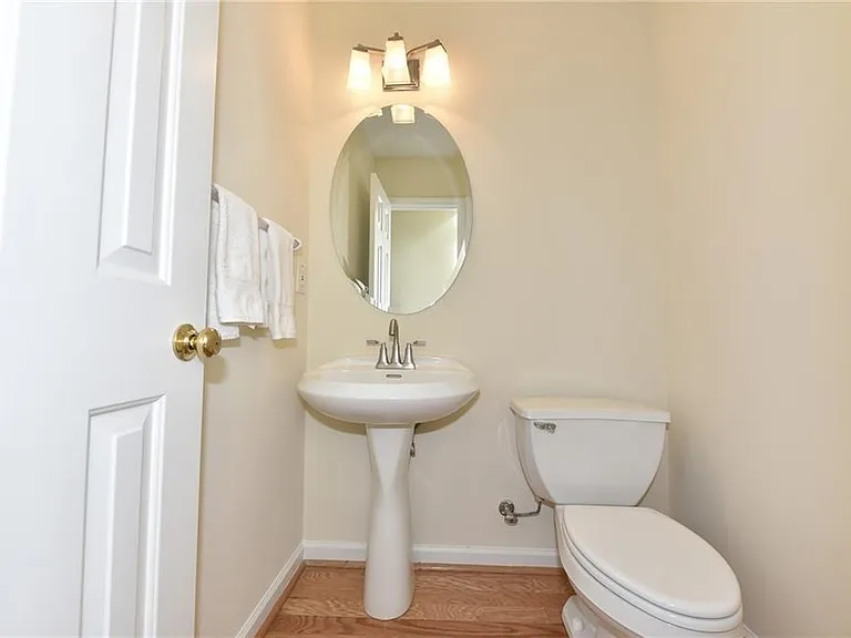 2515 Spring Grove Ct — Photo 16