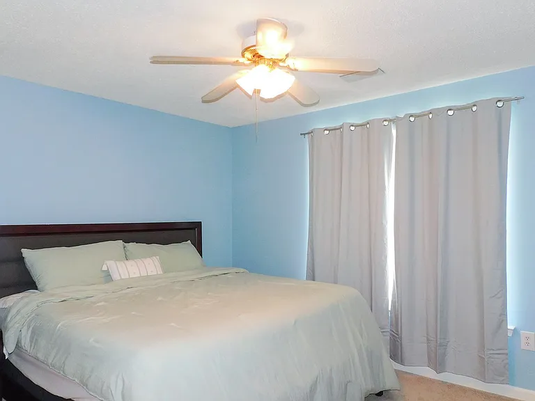 102 Powhatan Ct — Photo 36