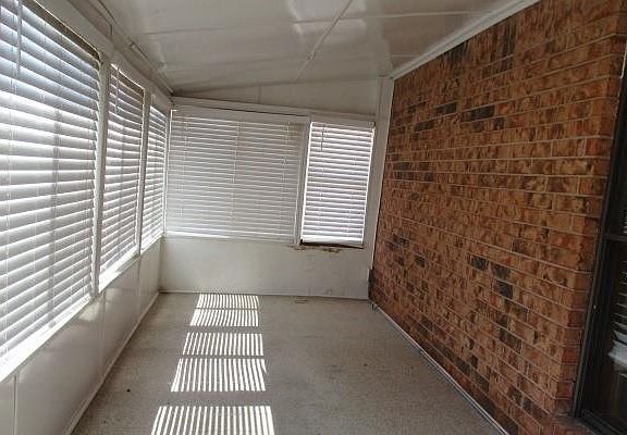 4th image of 2121 Lafayette Dr