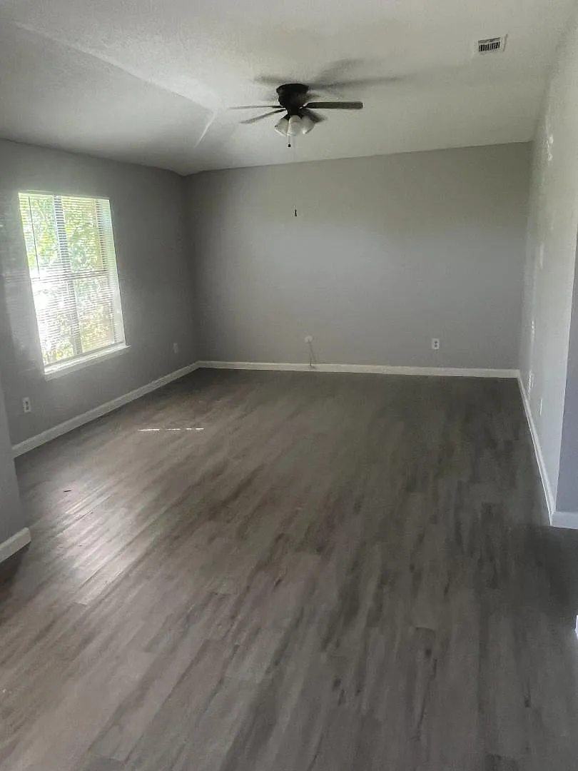 1113-1115 Suburban St. - 1113 — Photo 2
