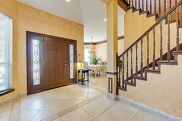 1st image of 102 Churchill Cir