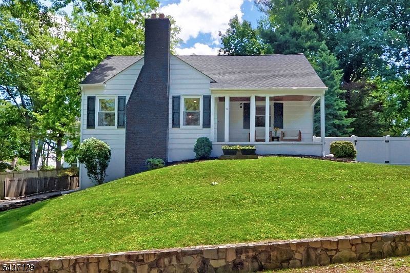 1st image of 30 Hillcrest Avenue