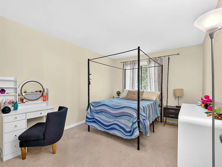 227 Harvest Dr — Photo 32