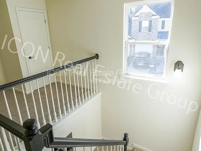 467 Colonial Walk — Photo 18