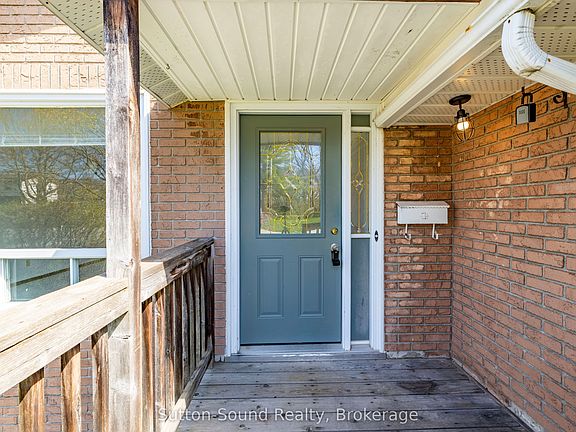 3rd image of 620 17th St W