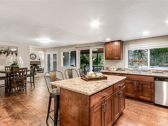 4th image of 23015 Lower Dorre Don Way SE