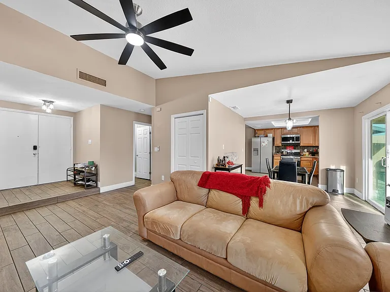 6717 Atwood Ave — Photo 4