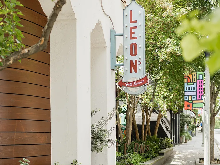 Our amenities will take your lifestyle to the next level, while you relax above the bustling streets in the heart of historic Decatur.