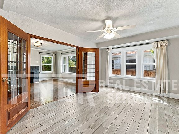 3rd image of 1321 Lochbrae Rd