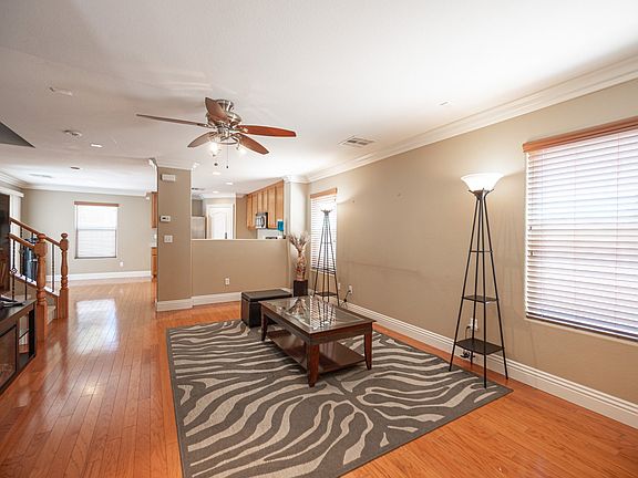 3rd image of 9776 Comstock Stake Ct