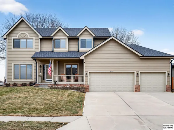 2009 Aberdeen Dr, Papillion, NE 68133
