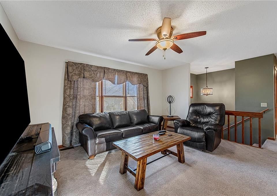 2712 N 39th Ter, Saint Joseph, MO 64506 | Zillow