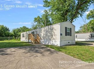 15 Grand Valley Dr, Springfield, IL 62702