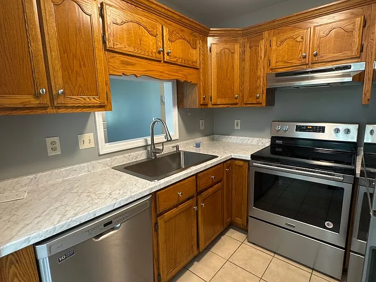3017 Frontier Ln — Photo 4