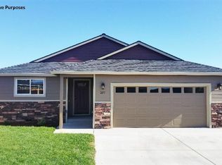 216 Singing Grass Dr, Central Pt, OR 97502