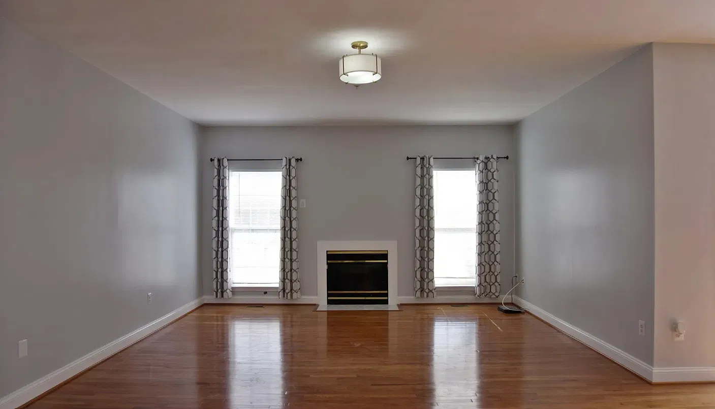 6 bed, 3.5 bath, 2832 sqft, $4,000 — Photo 4