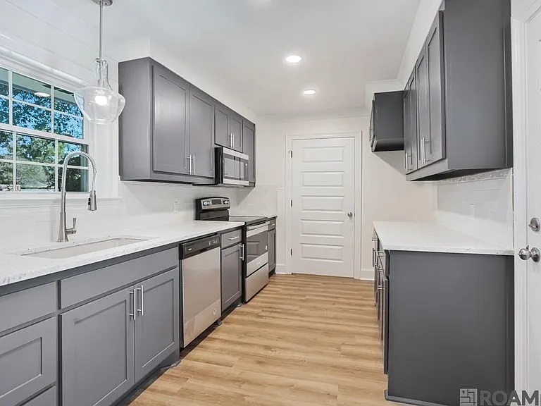 10159 Ridgely Dr — Photo 2