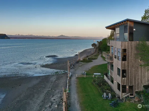 304 1st Street #101, Langley, WA 98260
