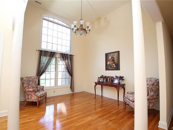 4th image of 625 Sandie Point Dr