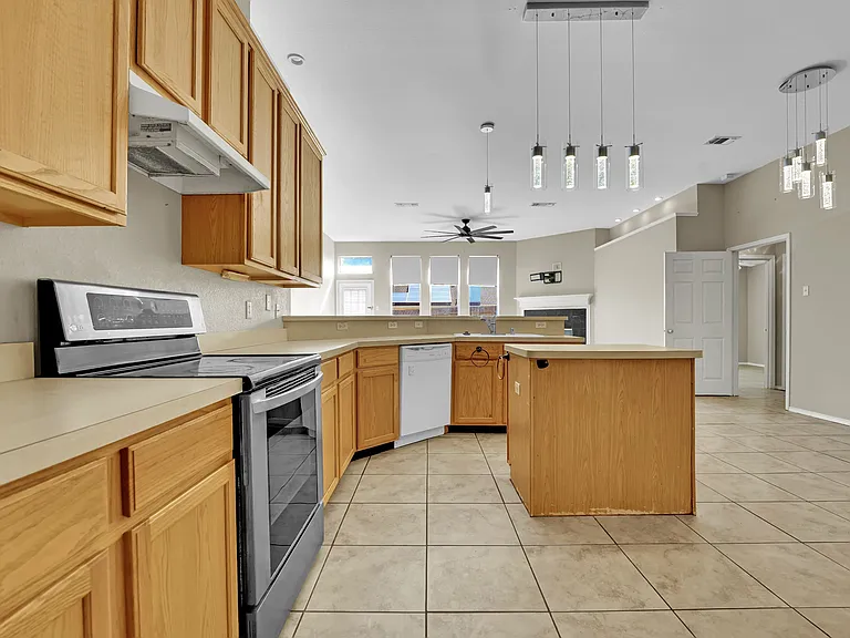 1708 Windcastle Dr — Photo 13