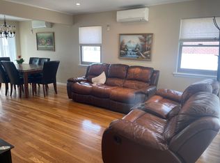1059 Lorraine Dr, Franklin Square, NY 11010
