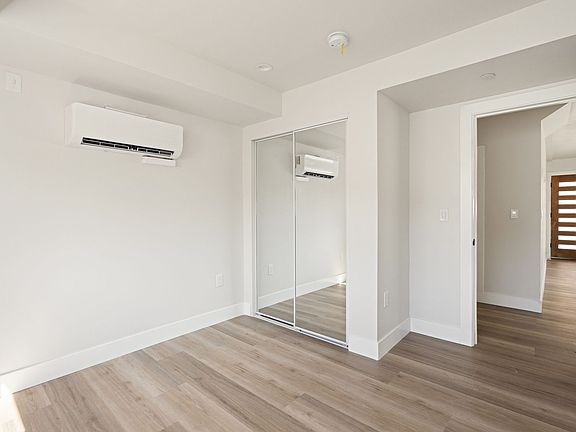 4th image of 714 W 41st Pl #3
