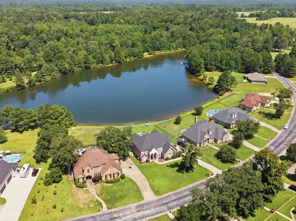 10936 Deer Creek Dr, Tyler, TX 75707