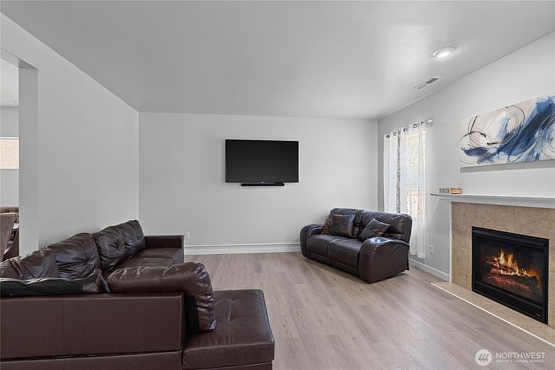 4th image of 18313 73rd Avenue Ct E