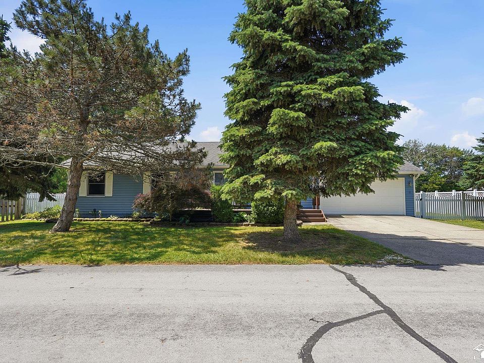 1st image of 3484 Lakeshore Dr