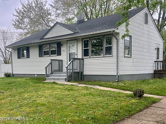 2nd image of 706 E Lawn Drive