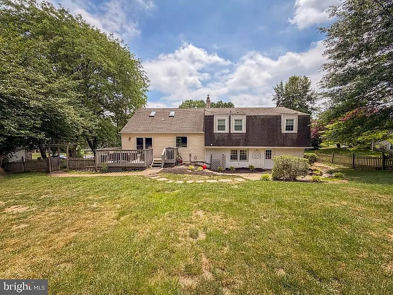 1168 Temple Dr — Photo 48