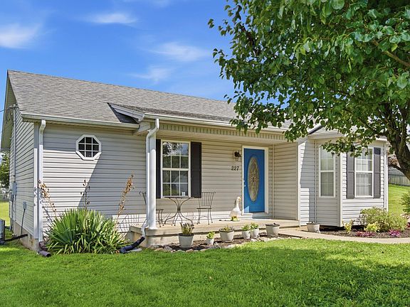 2nd image of 227 Leslie Dr