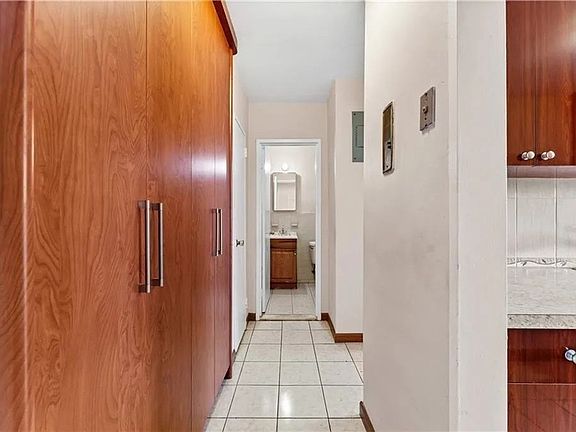4th image of 2944 W 5th St #4O