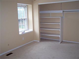 4th image of 551 Clairbrook Ave