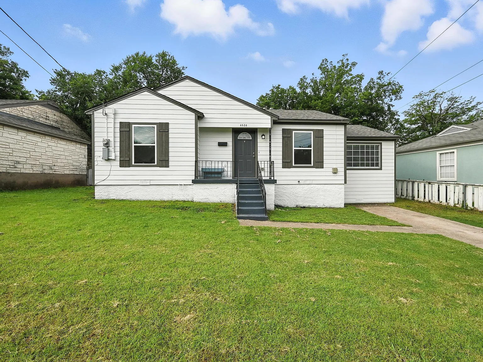 3 bed, 1024 sqft, $1,800 — Photo 2