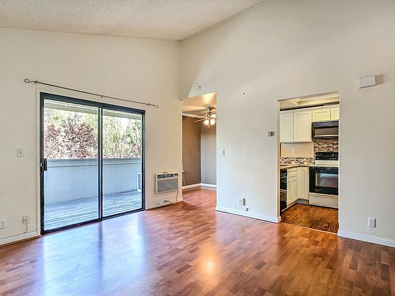 3rd image of 684 Cassaday Ct