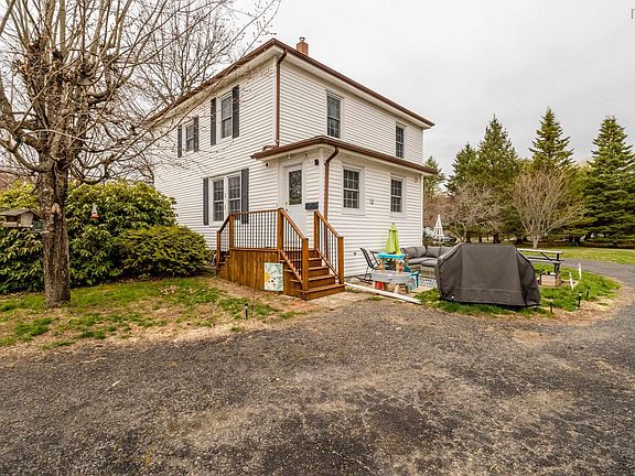 4th image of 804 Windermere Rd S