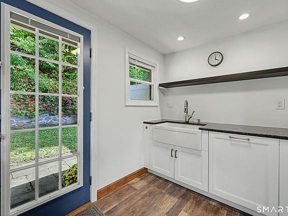 4th image of 219 Harwinton Avenue