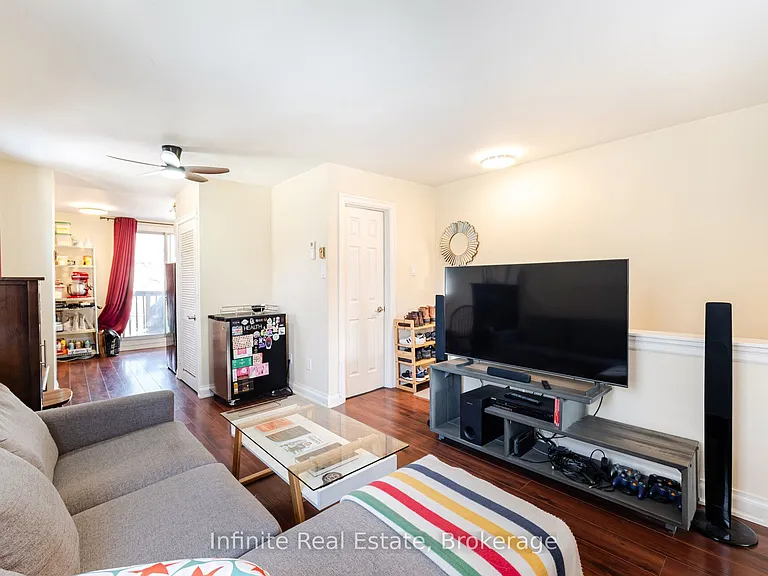 655 Coxwell Ave — Photo 3