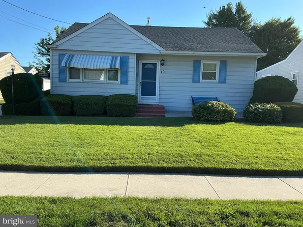 19 Paul Rd, Maple Shade, NJ 08052